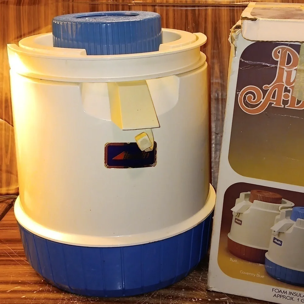 Vintage 1970s Aladdin gallon pump jug picnic beach barware